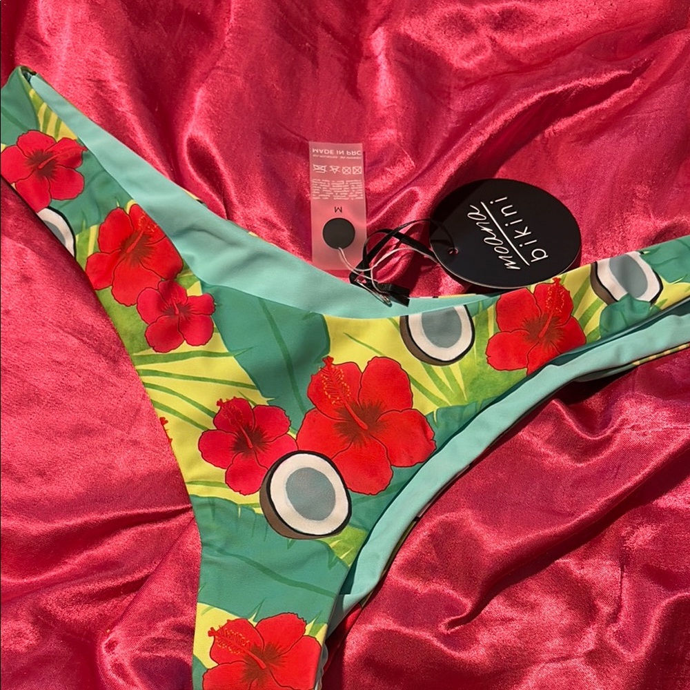 Moana bikini bottoms new with tags size medium